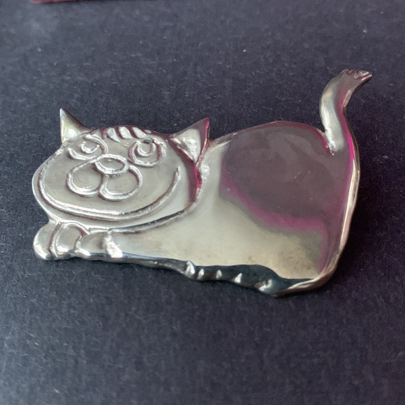 Vintage Spoonliques A Gift Today A Treasure Tomorrow Silver engraved Cat Pin - Picture 11 of 13